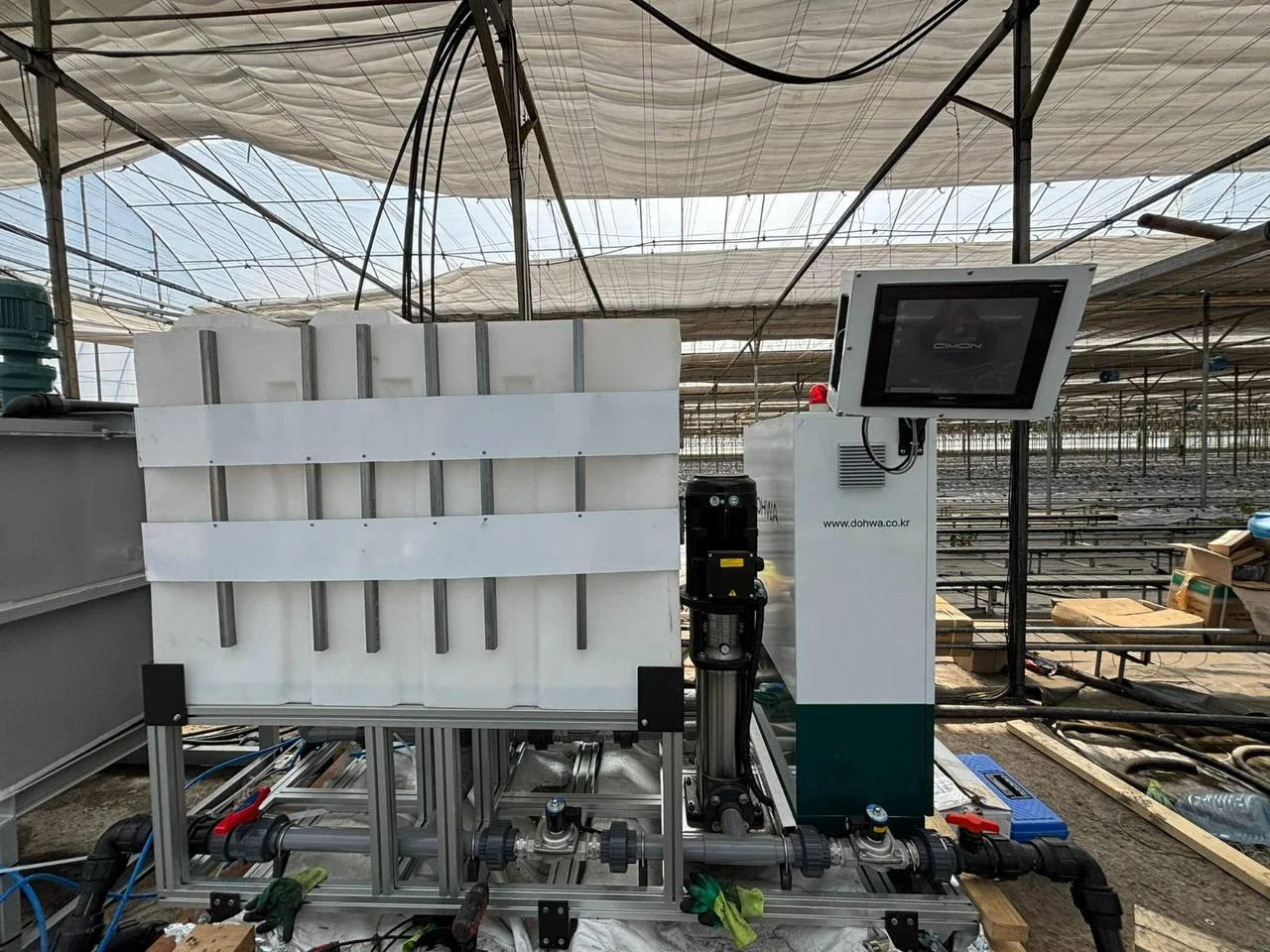 Южнокорейская система питания внедрена на одной из крупнейших смарт-ферм Кыргызстана