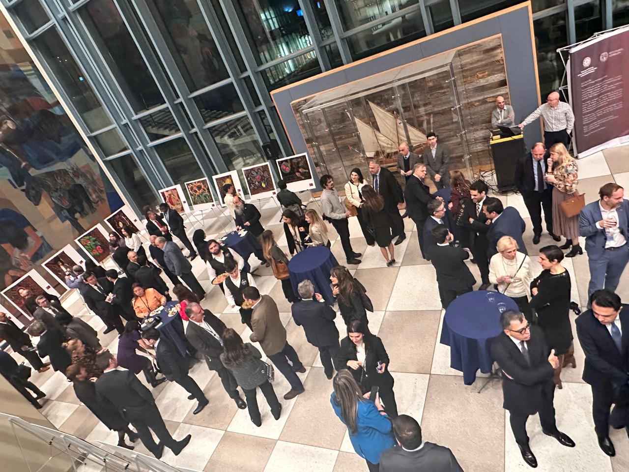 В штаб-квартире ООН открылась выставка "Вторая жизнь" – азербайджанские ковры через современную живопись (ФОТО)