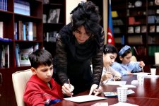 В Ичеришехер прошла выставка картин Лалы Багирзаде (ФОТО)