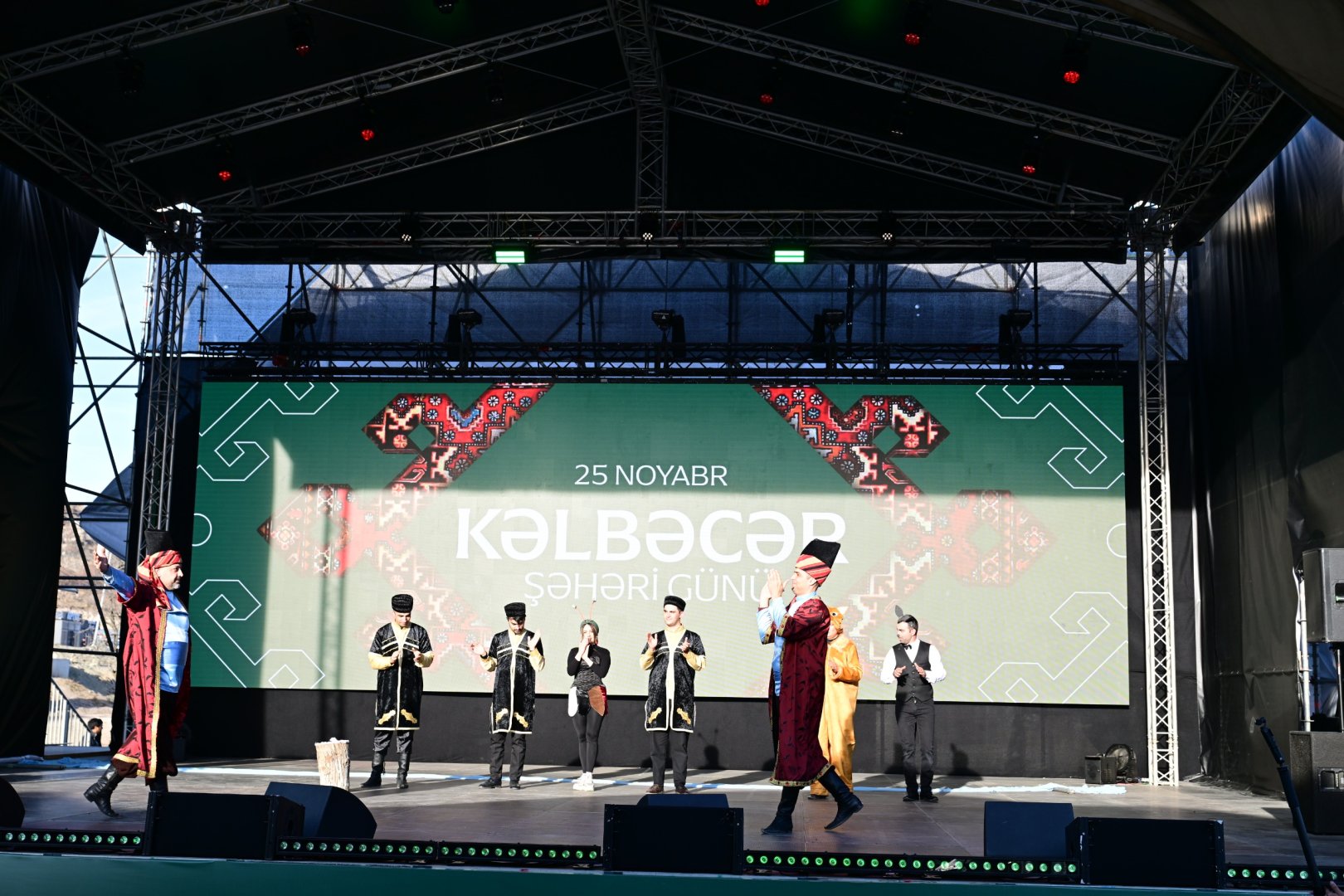 Среди гор и облаков Кяльбаджара - первый День города в празднике возрождения и культуры (ФОТО)