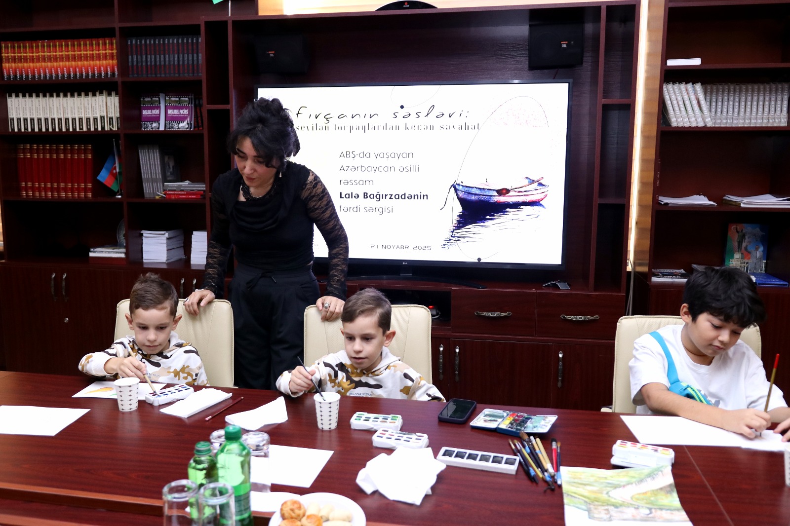 В Ичеришехер прошла выставка картин Лалы Багирзаде (ФОТО)