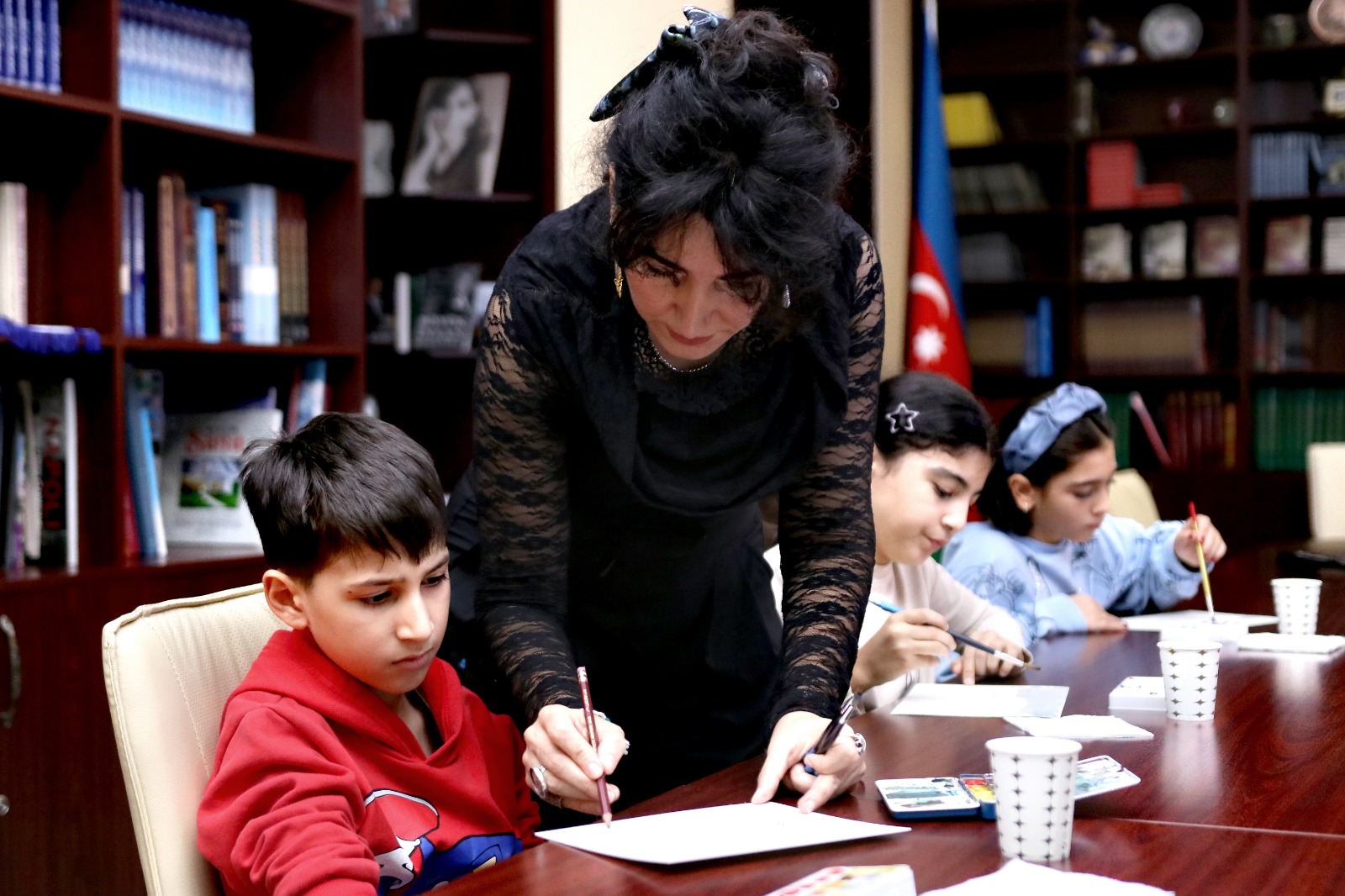 В Ичеришехер прошла выставка картин Лалы Багирзаде (ФОТО)