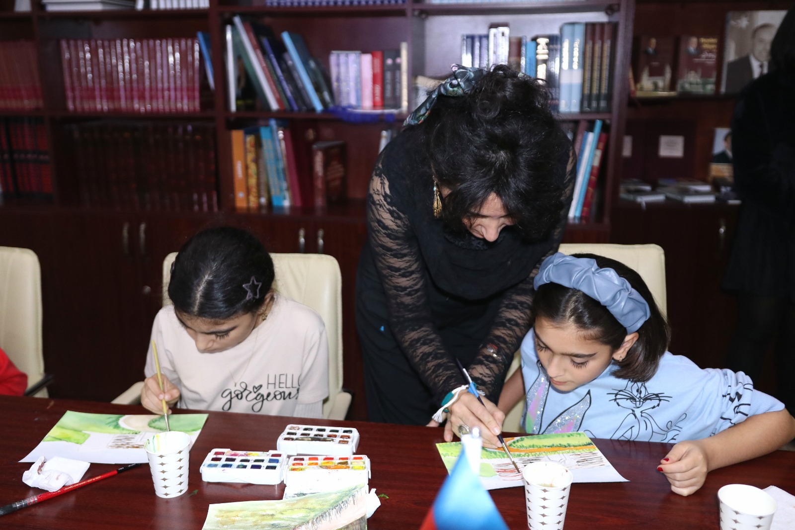 В Ичеришехер прошла выставка картин Лалы Багирзаде (ФОТО)