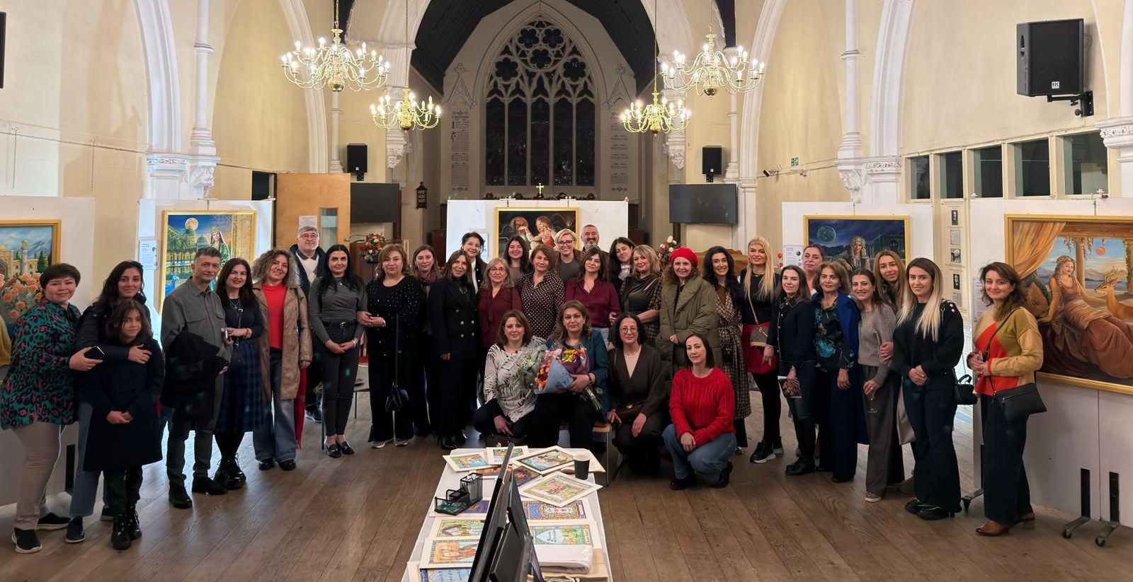 В Лондоне открылась выставка Гюльнары Джафар «Семь красавиц» (ФОТО)