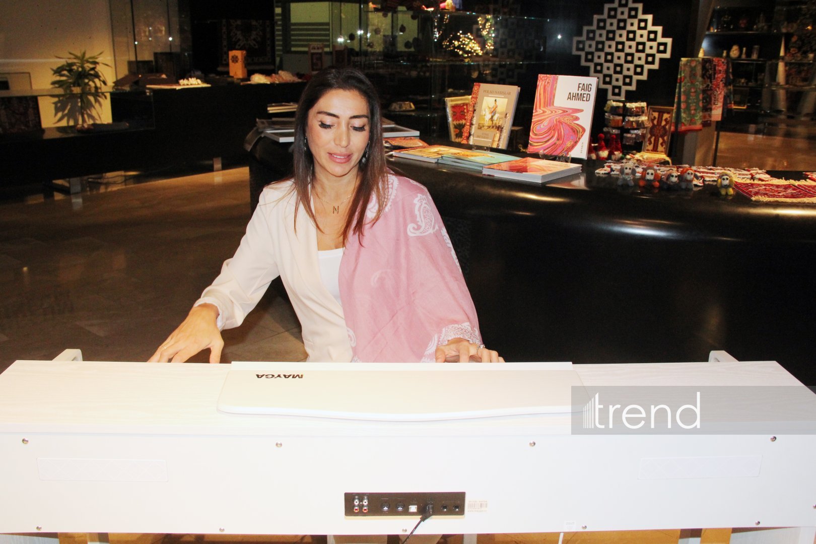 Магия шелка XXI века! Азербайджанский музей ковра и Гюльнара Халилова представили "Новую историю кялагаи" (ФОТО)