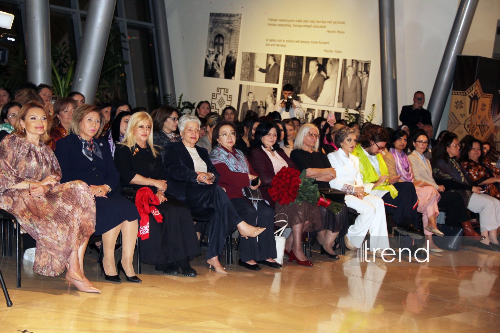 Магия шелка XXI века! Азербайджанский музей ковра и Гюльнара Халилова представили "Новую историю кялагаи" (ФОТО)