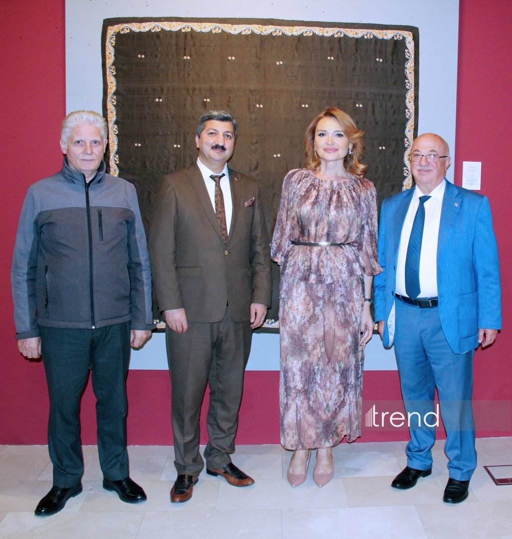 Магия шелка XXI века! Азербайджанский музей ковра и Гюльнара Халилова представили "Новую историю кялагаи" (ФОТО)