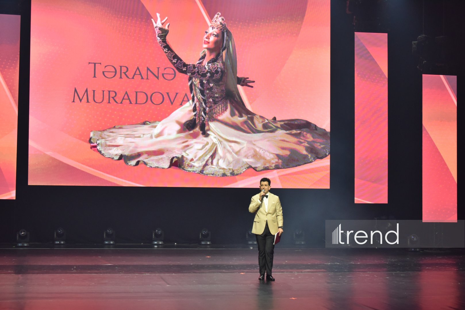 Феерический юбилей Тараны Мурадовой во Дворце Гейдара Алиева – праздник танца под яркие овации и море цветов (ФОТО)