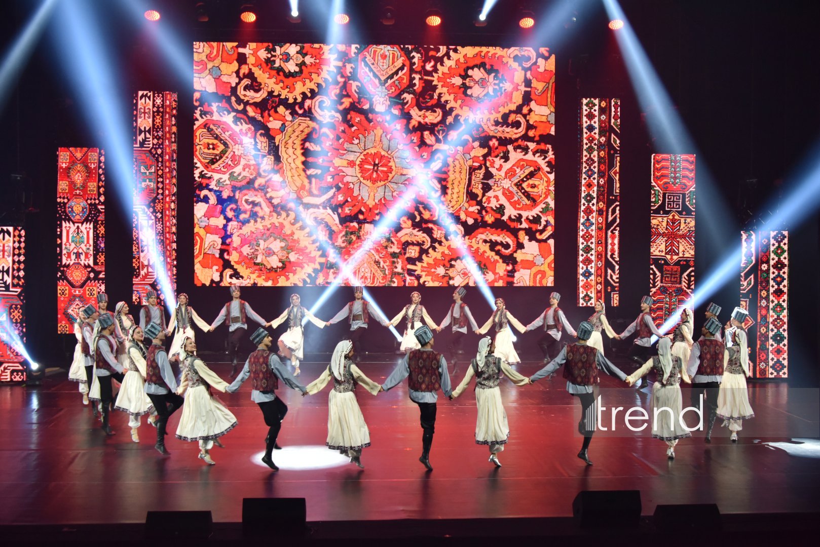 Феерический юбилей Тараны Мурадовой во Дворце Гейдара Алиева – праздник танца под яркие овации и море цветов (ФОТО)