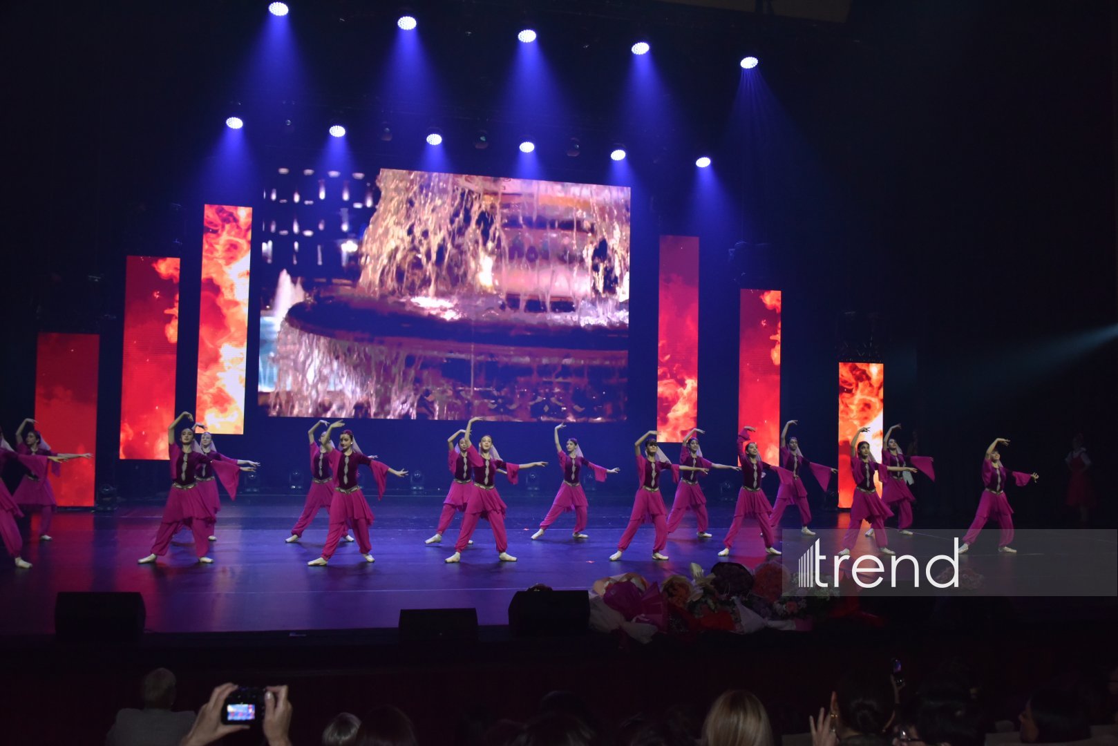 Феерический юбилей Тараны Мурадовой во Дворце Гейдара Алиева – праздник танца под яркие овации и море цветов (ФОТО)