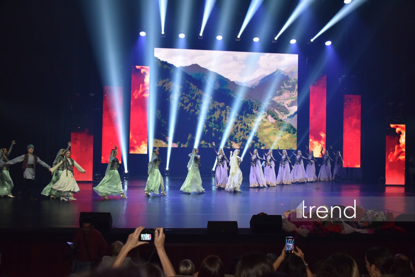 Феерический юбилей Тараны Мурадовой во Дворце Гейдара Алиева – праздник танца под яркие овации и море цветов (ФОТО)