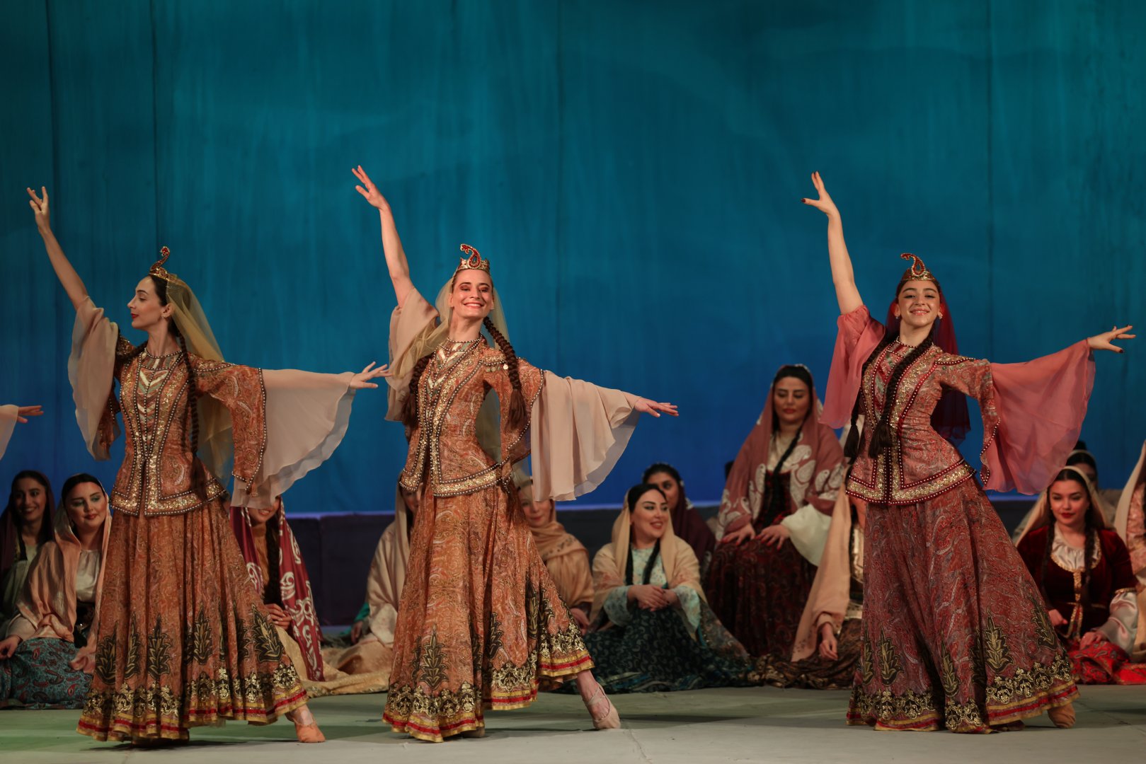 Опера "Асли и Керем" представлена зрителям с новой исполнительницей роли Асли (ФОТО)