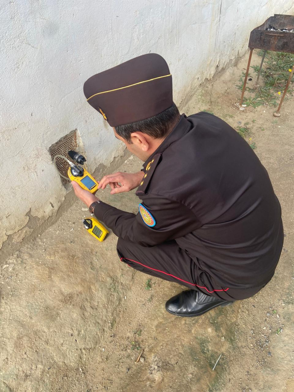 Вблизи "Янардаг" на Абшероне обнаружен метан, проводится проверка