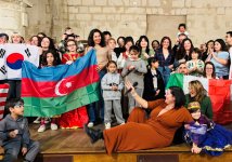 Гости выставки "Вкусы мира" Ла-Рошеля восхищены азербайджанскими блюдами (ФОТО)