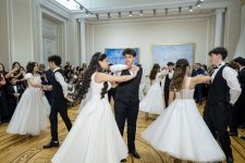 В Баку состоялся изысканный Венский бал - тонкие кружева платьев, живая музыка… (ФОТО)