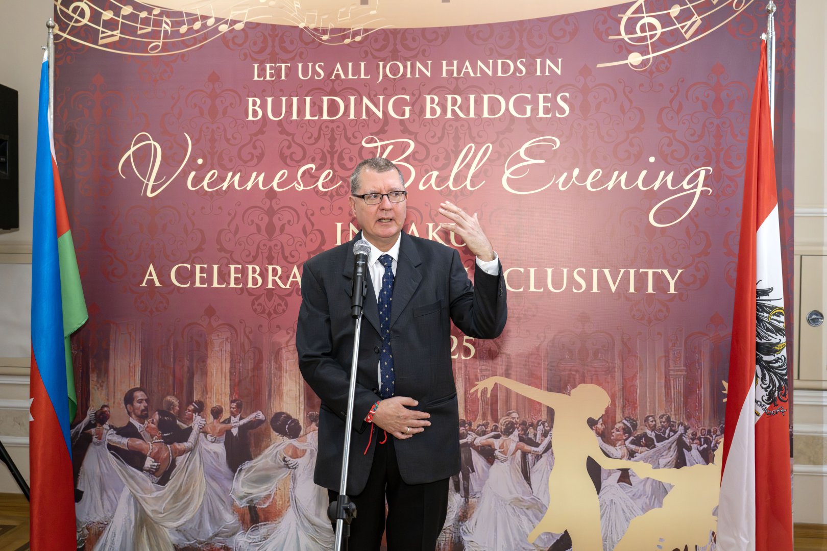 В Баку состоялся изысканный Венский бал - тонкие кружева платьев, живая музыка… (ФОТО)