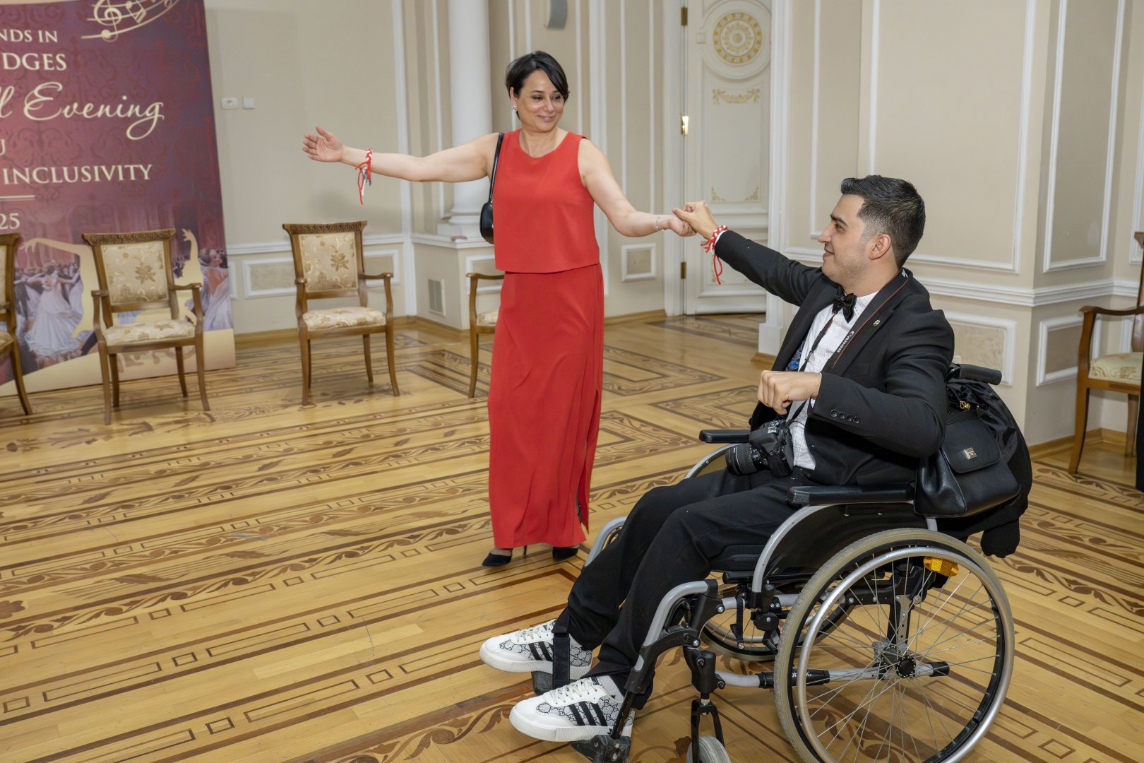 В Баку состоялся изысканный Венский бал - тонкие кружева платьев, живая музыка… (ФОТО)