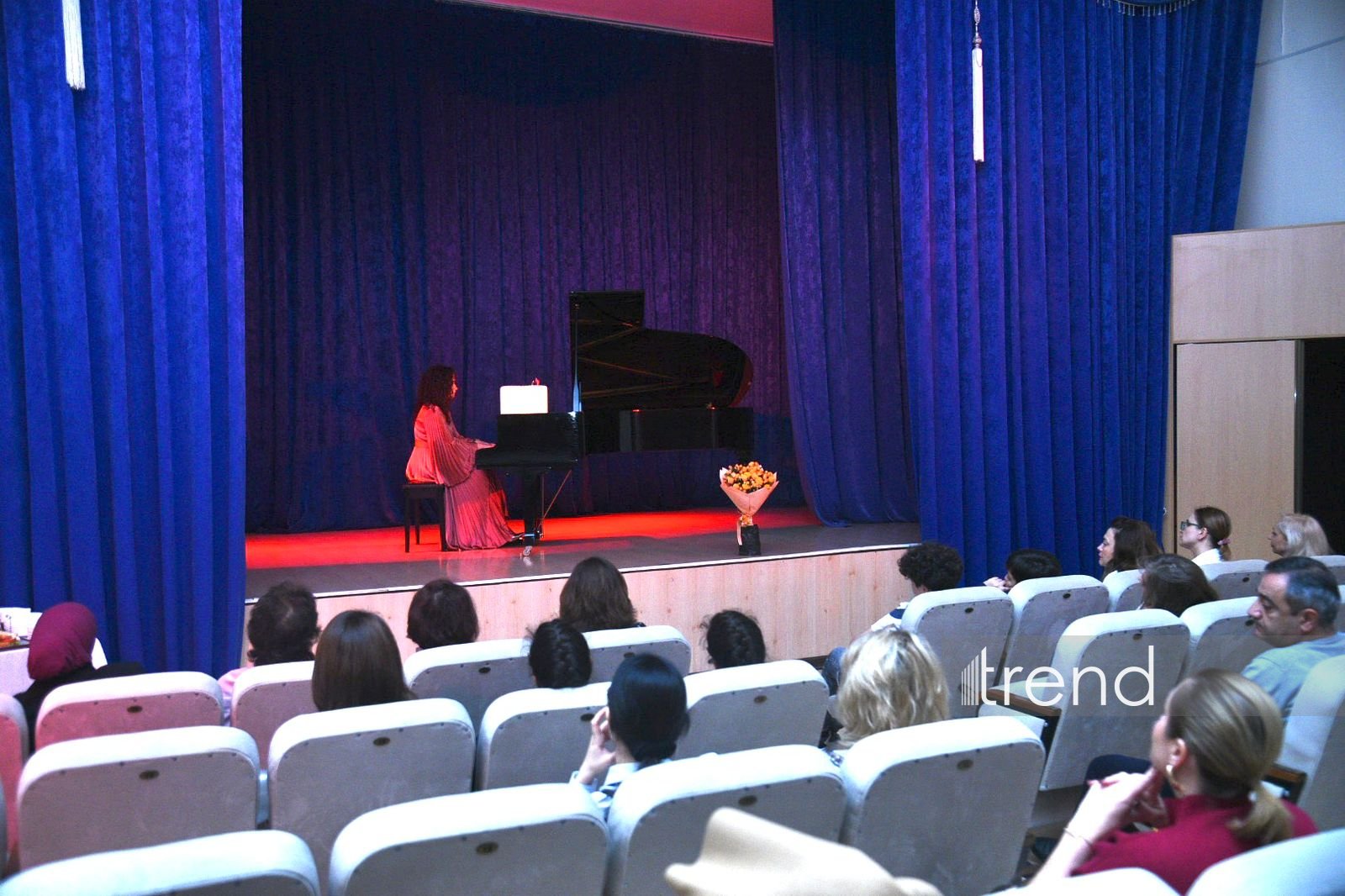 В Баку прошел творческий диалог с Саидой Тагизаде "Искусство – дыхание души" (ФОТО)