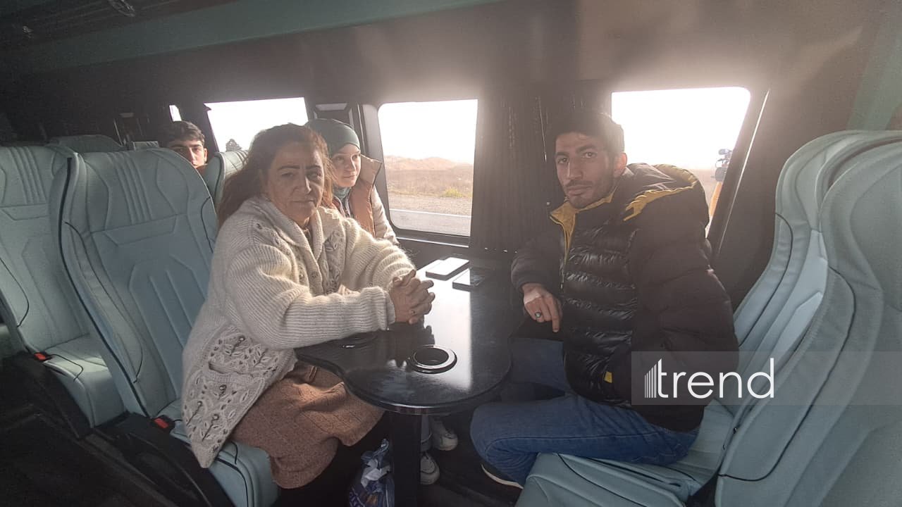 В поселок Гырмызы Базар отправилась очередная группа бывших вынужденных переселенцев (ФОТО)