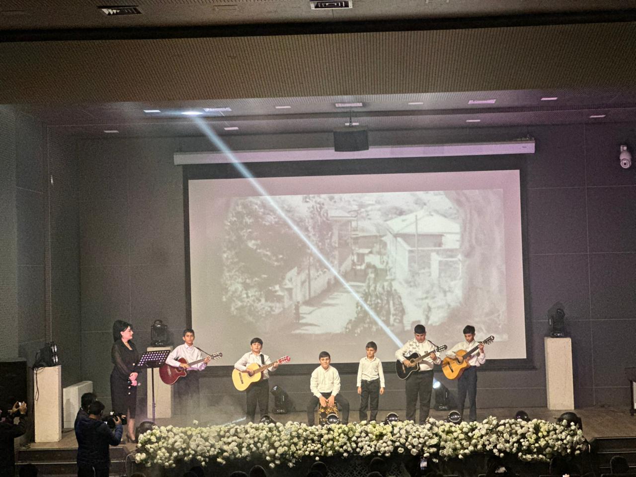 В Гянджинской государственной филармонии представлена инклюзивная концертная программа "DəyərliSƏN" (ФОТО)