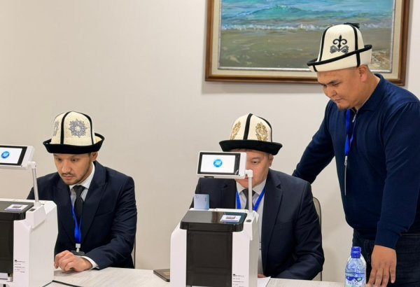 Более 518 тысяч избирателей проголосовали в парламентских выборах в Кыргызстане к полудню