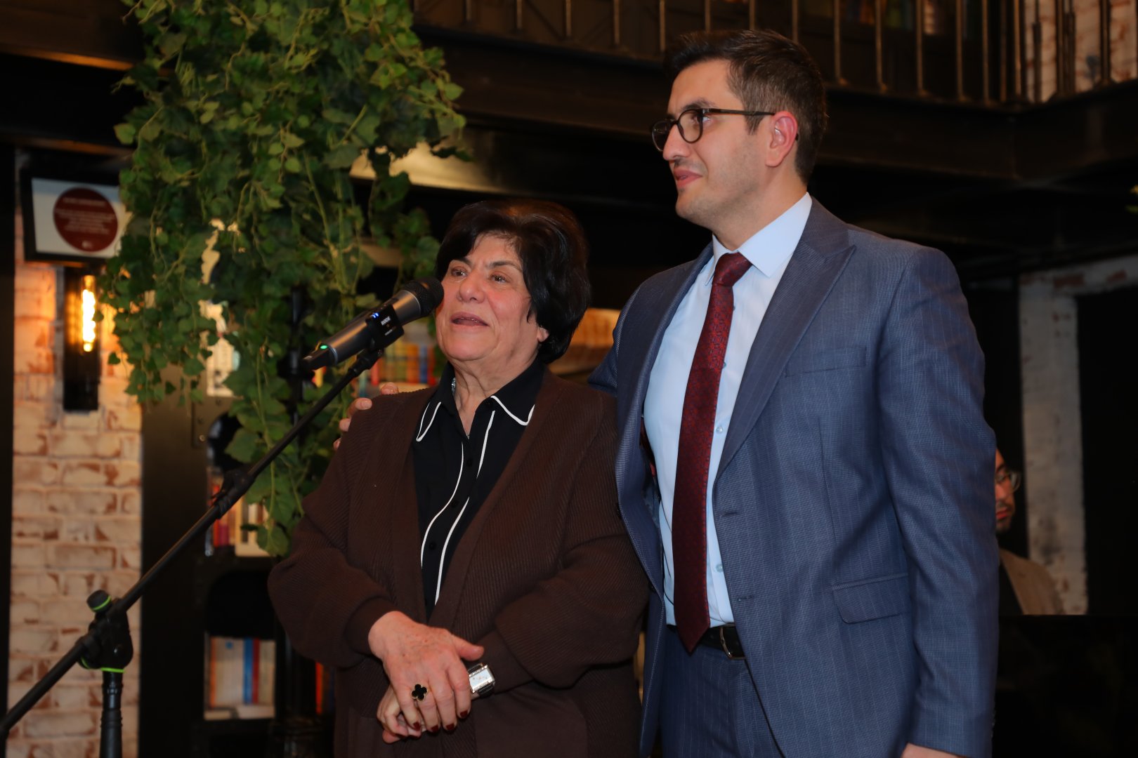 В Баку презентована книга Бахруза Нифталиева "Письма Богу", вызвавшая большой интерес (ФОТО)