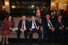 В Баку презентована книга Бахруза Нифталиева "Письма Богу", вызвавшая большой интерес (ФОТО)