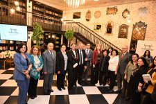 В Баку презентована книга Бахруза Нифталиева "Письма Богу", вызвавшая большой интерес (ФОТО)