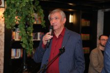 В Баку презентована книга Бахруза Нифталиева "Письма Богу", вызвавшая большой интерес (ФОТО)