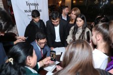 В Баку презентована книга Бахруза Нифталиева "Письма Богу", вызвавшая большой интерес (ФОТО)