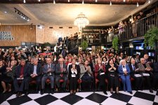 В Баку презентована книга Бахруза Нифталиева "Письма Богу", вызвавшая большой интерес (ФОТО)