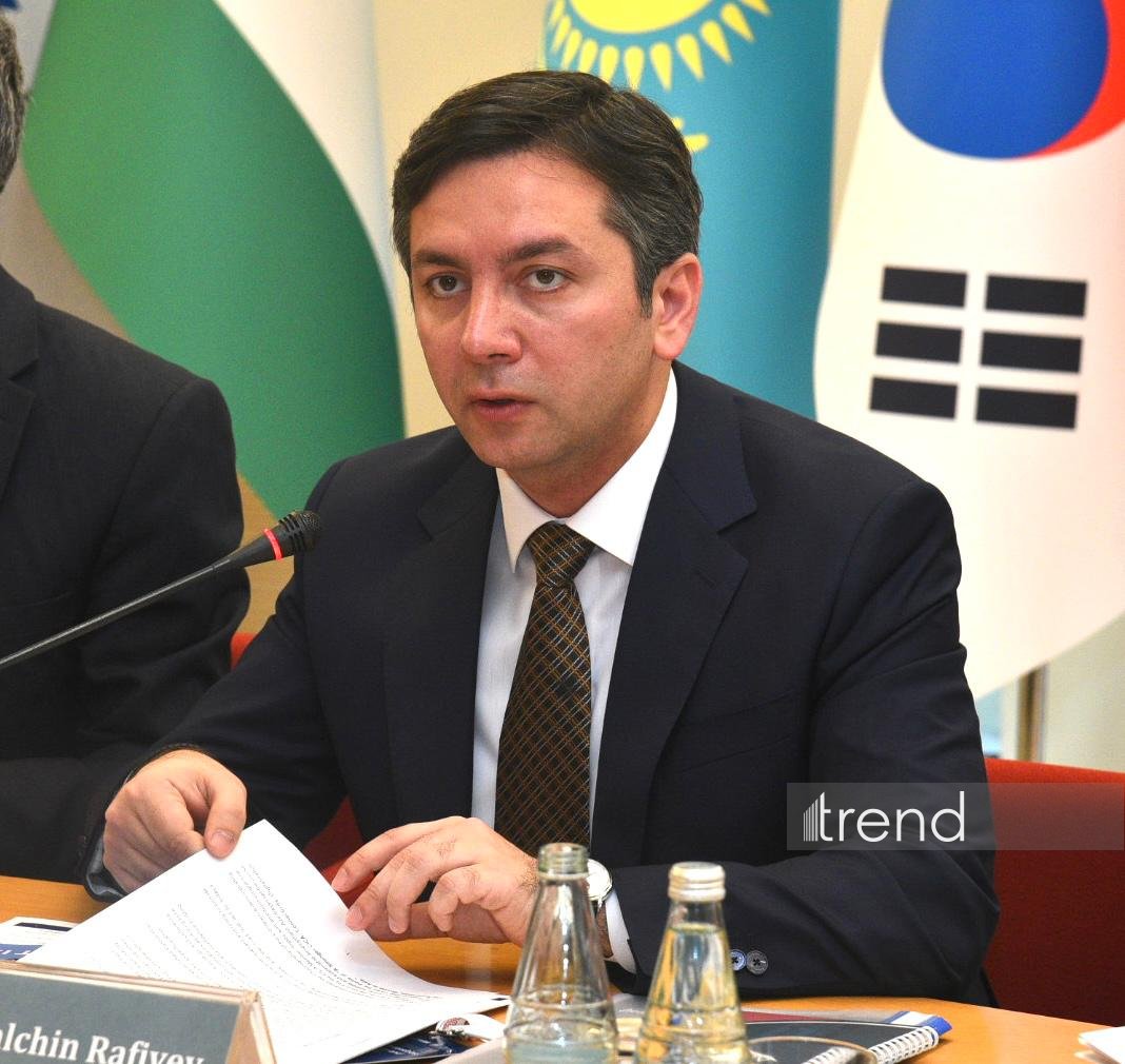 Азербайджан продолжит играть роль связующего звена на пути к укреплению СВМДА - Ялчын Рафиeв