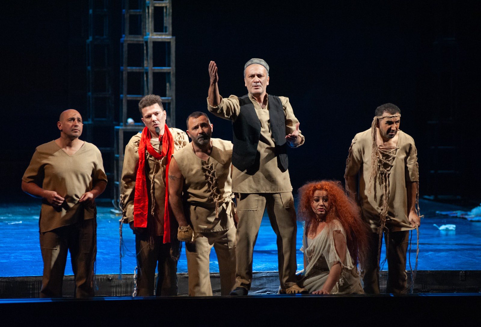 Скончался после спектакля в 41 год... В Баку представлен спектакль "Сборище сумасшедших" к 80-летию Самандара Рзаева (ФОТО)