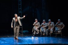 Скончался после спектакля в 41 год... В Баку представлен спектакль "Сборище сумасшедших" к 80-летию Самандара Рзаева (ФОТО)