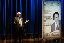 Скончался после спектакля в 41 год... В Баку представлен спектакль "Сборище сумасшедших" к 80-летию Самандара Рзаева (ФОТО)