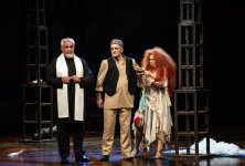 Скончался после спектакля в 41 год... В Баку представлен спектакль "Сборище сумасшедших" к 80-летию Самандара Рзаева (ФОТО)