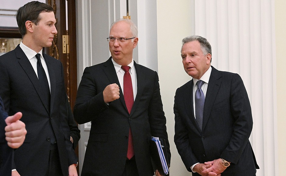 Завершилась встреча Президента России Владимира Путина с спецпосланником президента США (ФОТО)