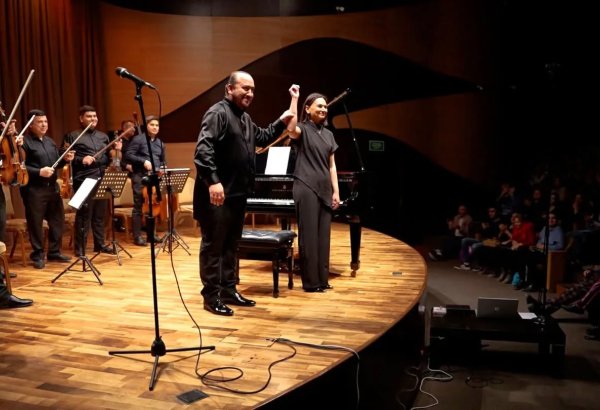 Con moto - мировые хиты современной классики прозвучали в Баку впервые (ФОТО)