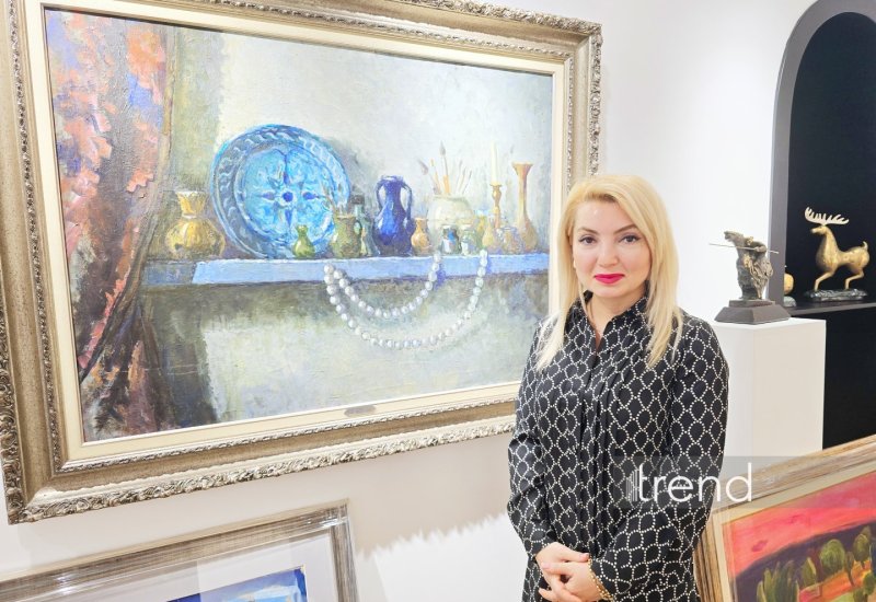 "Агент 007" Пирс Броснан восхищен азербайджанской галерей - интервью с Зарифой Асадовой (ФОТО)