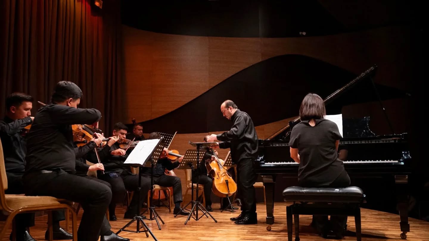 Con moto - мировые хиты современной классики прозвучали в Баку впервые (ФОТО)