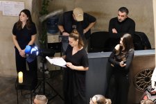 В рамках фестиваля "Нефтяной бум улыбается всем" в Баку представлена пьеса "Нефть" (ФОТО)