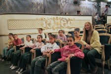Воспитанники детского дома стали гостями азербайджанского театра (ФОТО)