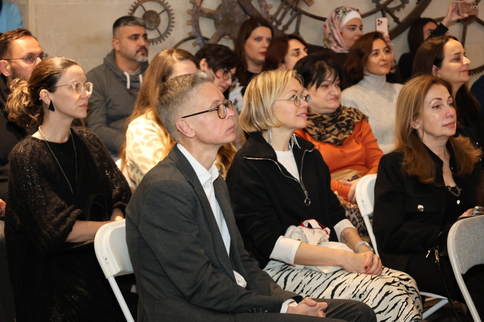 В рамках фестиваля "Нефтяной бум улыбается всем" в Баку представлена пьеса "Нефть" (ФОТО)