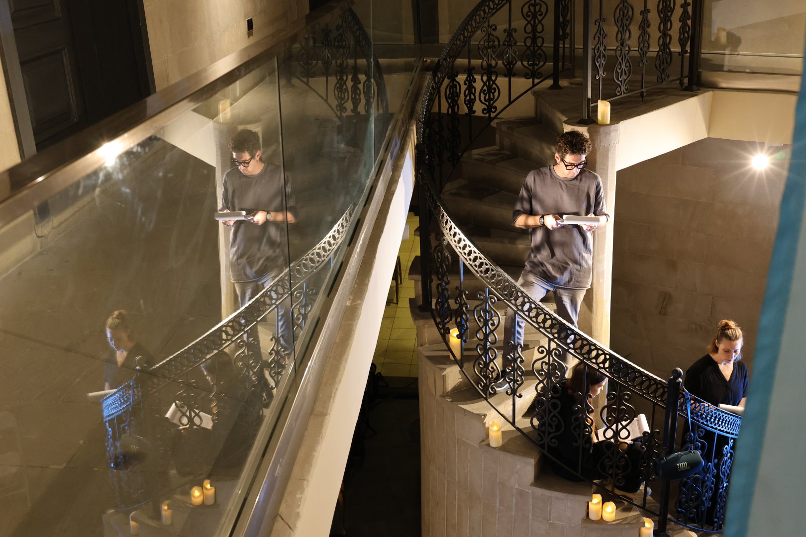 В рамках фестиваля "Нефтяной бум улыбается всем" в Баку представлена пьеса "Нефть" (ФОТО)