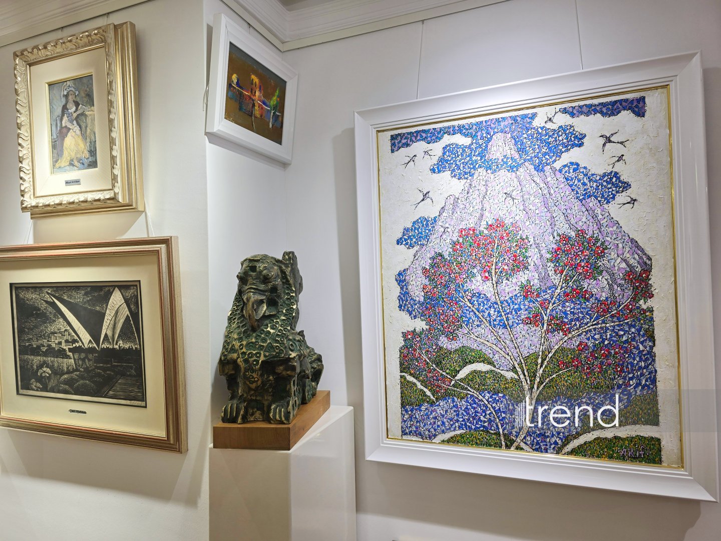 Путешествие по Buta Gallery – первое в Баку пространство клубной галереи национального искусства (ФОТО)