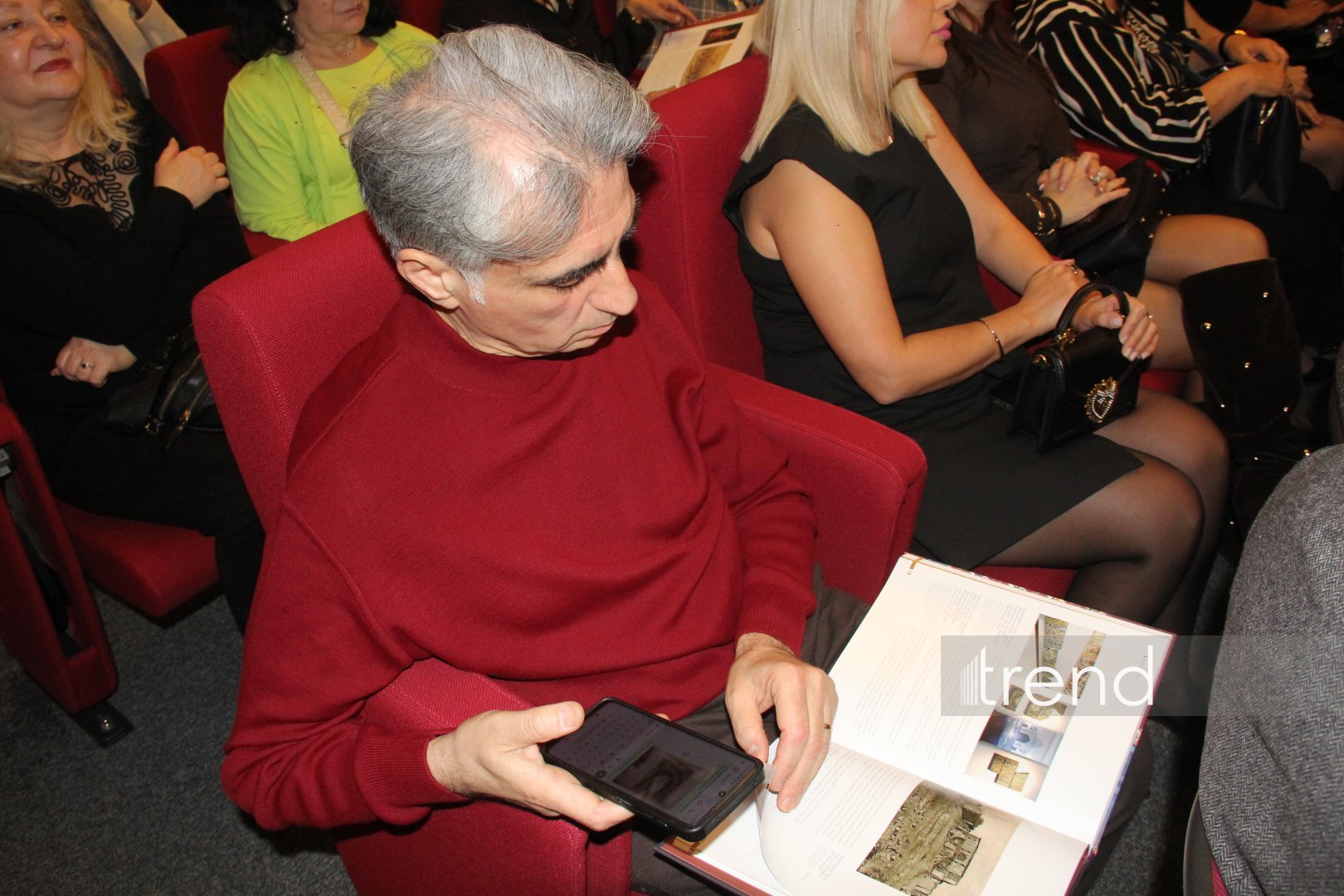 Xalq Bank провел торжественную презентацию издания, посвященного выдающемуся художнику XIX века Мирзе Гадиму Иревани (ФОТО)