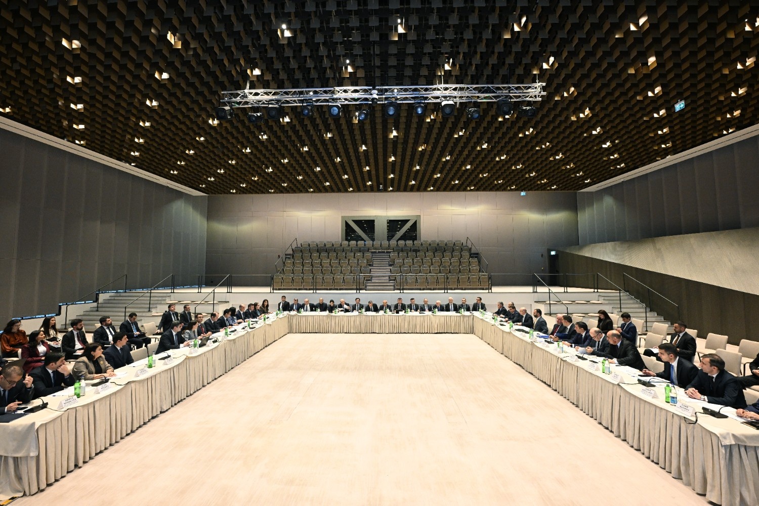 Обсуждена подготовка к вступлению Азербайджана в ВТО (ФОТО)