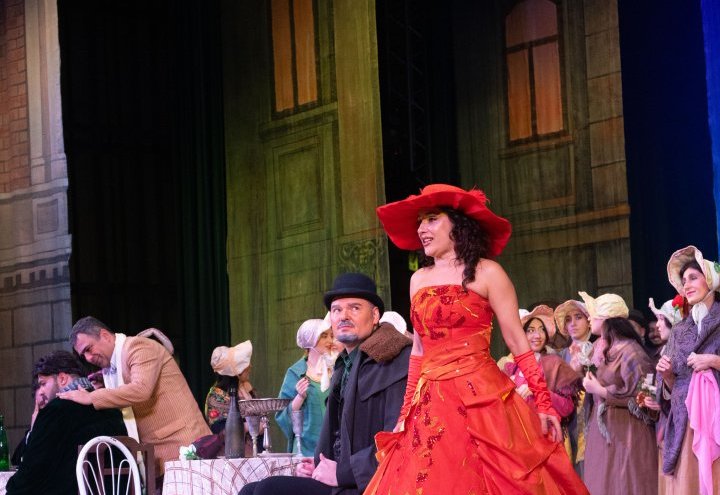 Бедные художники Парижа погрузили Баку в мир любви и творческой страсти (ФОТО)