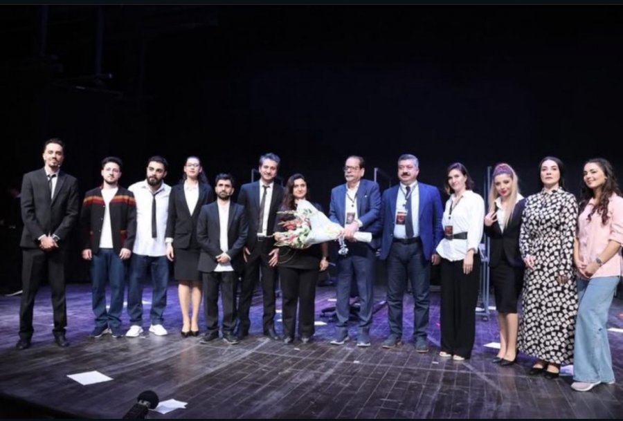 Азербайджанский спектакль "Книга моей матери" на английском языке вызвал большой резонанс в Пакистане (ФОТО)