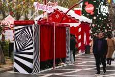 Ярмарка "Холодные руки, горячее сердце" в Баку впервые представлена в цирковой тематике и превращает Площадь Фонтанов в уникальное пространство (ФОТО)